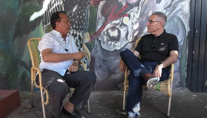El director de Sucesos, Jorge Cura, en entrevista con el alcalde de Villanueva, Alberto 'Beto' Barros