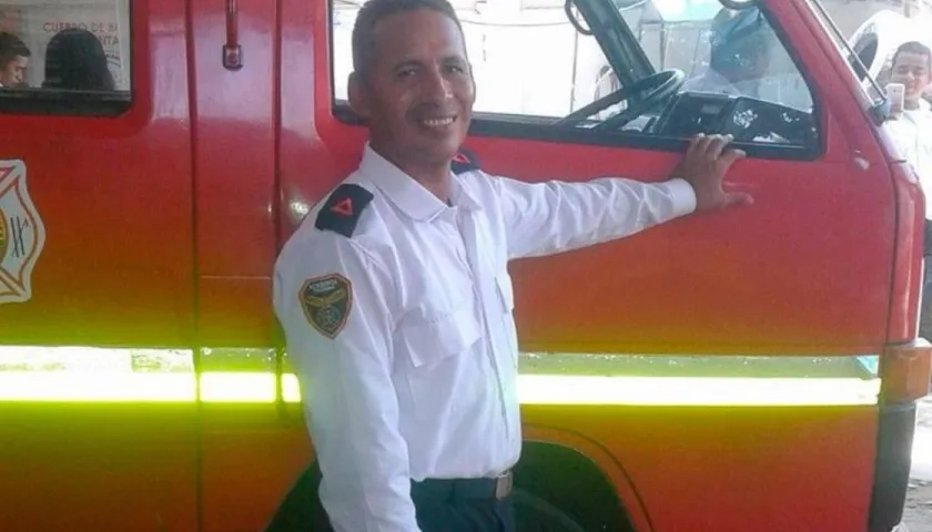 Alexander Márquez, el bombero fallecido. 