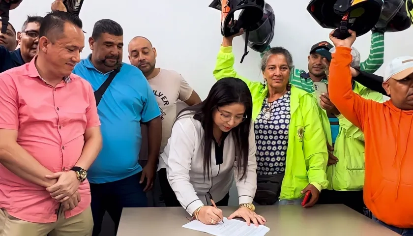 La alcaldesa de Soledad, Alcira Sandoval, firmó el decreto que tumbó el 'Día sin moto'