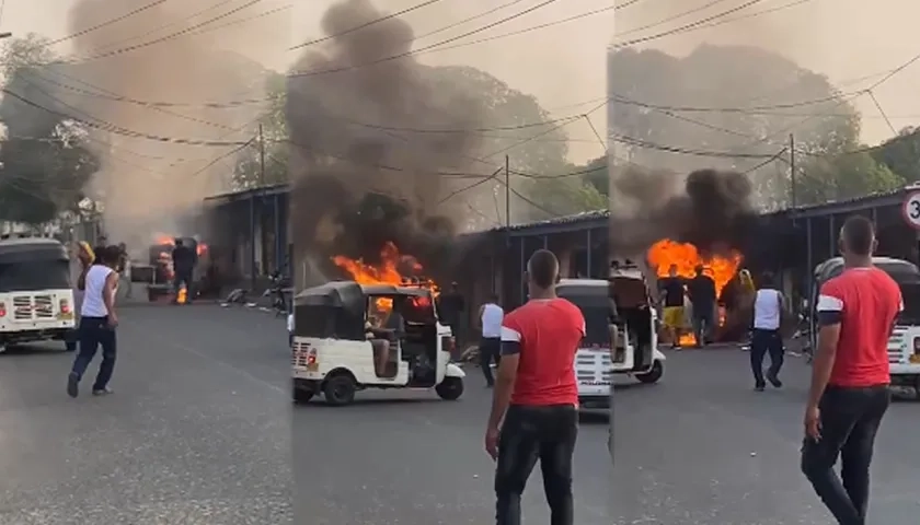 Motocarro se incendió en Malambo. 