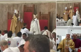 Monseñor Ettore Balestrero posesiona al nuevo Arzobispo de Barranquilla, monseñor Pablo Emiro Salas.