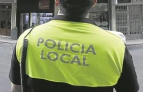 El colombiano se fugo de un furgón policial, tirar las muletas y agredir a un agente.