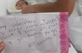 Nota que acompañaba la bebe abandonada en Cúcuta.