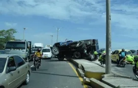 Así quedó el camión tras el accidente.