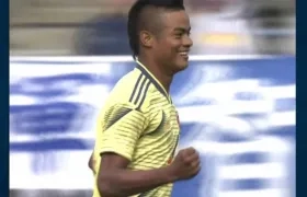 Luis 'El Chino' Sandoval celebrando el gol.