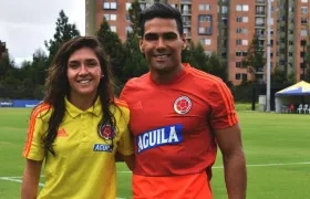 Natalia Gaitán y Falcao García, capitanes de las selecciones colombia femenina y masculina, respectivamente. 