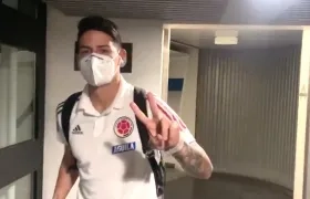 James Rodríguez a su llegada a la capital chilena.