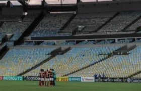 Flamengo tuvo que jugar con el estadio Maracaná a puerta cerrada. 