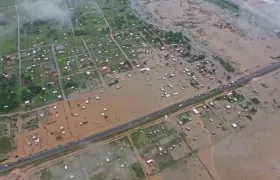 Así se ve desde el aire la inundación en Concepción, Paraguay.