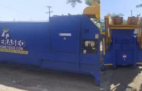 Compactadora de basura puesta en funcionamiento en el mercado de Santa Marta. 