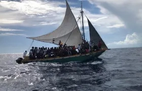 Una embarcación con un grupo de 104 haitianos fue interceptada el domingo, frente a las costas de Miami, Florida.