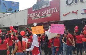 Protesta de empleados de Tierra Santa. 