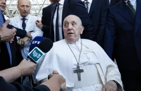 El papa Francisco, la semana pasada, a la salida del hospital donde fue operado