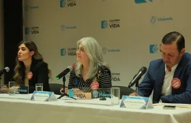 Laura Milena Roa Zeidán, Catalina Velasco Campuzano y Juan Carlos Muñiz Pacheco.