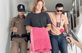 Daniel Sancho siendo arrestado por las autoridades tailandesas.