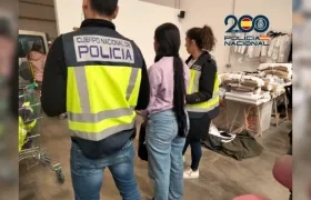 Rescatan a 21 personas en Valencia, España.