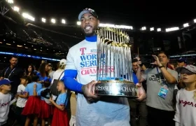 El lanzador Aroldis Chapman fue campeón de la Serie Mundial de 2023 con los Rangers de Texas. 