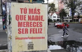 Uno de los mensajes que este viernes aparecieron en las calles de Bogotá