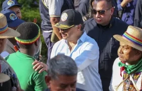 El presidente Gustavo Petro a su llegada a la minga indigena en Cali