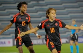 Gaby Rodríguez (10) marcó el segundo gol de Colombia.