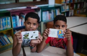 Niños visitantes de la Biblioteca Departamental Meira Delmar
