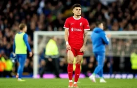 La decepción de Luis Díaz tras la derrota del Liverpool ante el Everton.