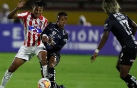 Junior ha jugado cinco veces contra rivales ecuatorianos en ese país.