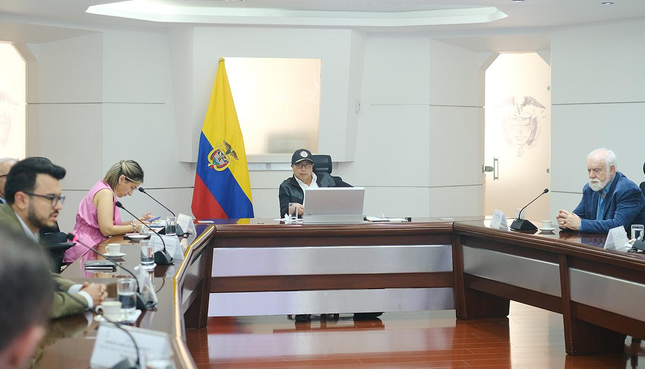 El Presidente Gustavo Petro con su gabinete. 