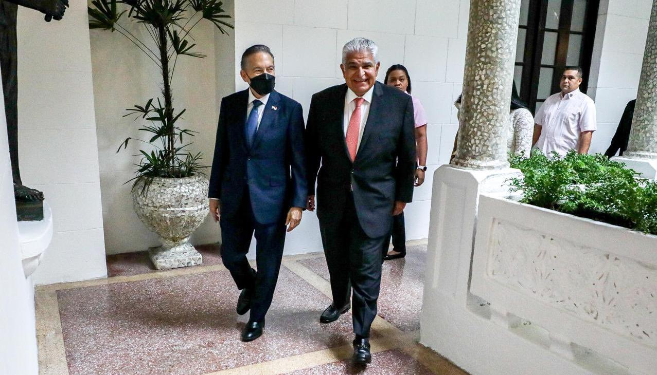 José Raúl Mulino, presidente electo de Panamá, y su antecesor, Nito Cortizo