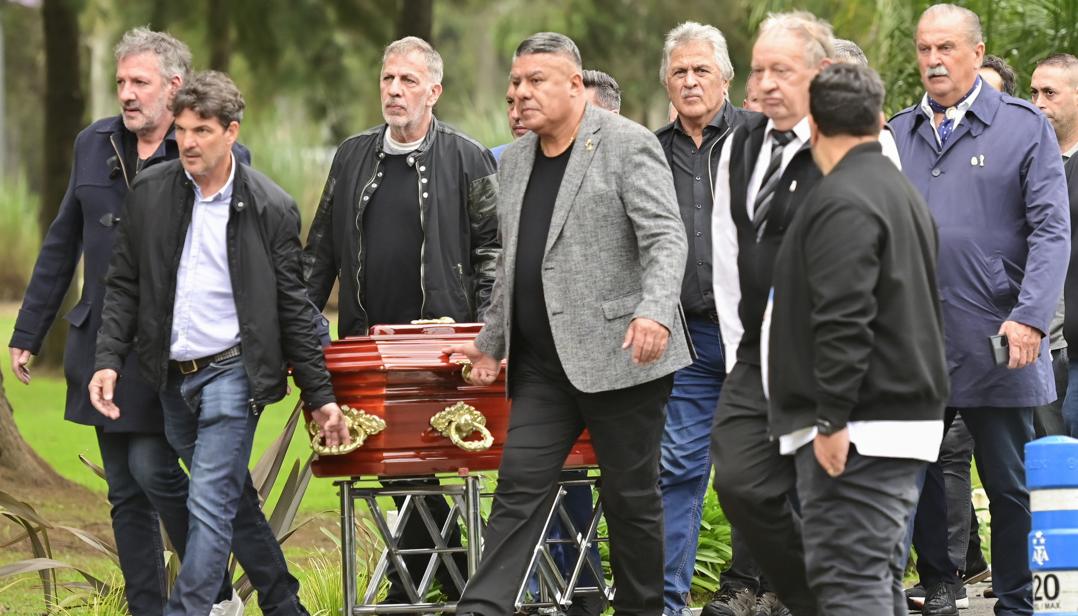 El presidente de la AFA, Claudio Tapia, estuvo entre los asistentes al funeral de Menotti.