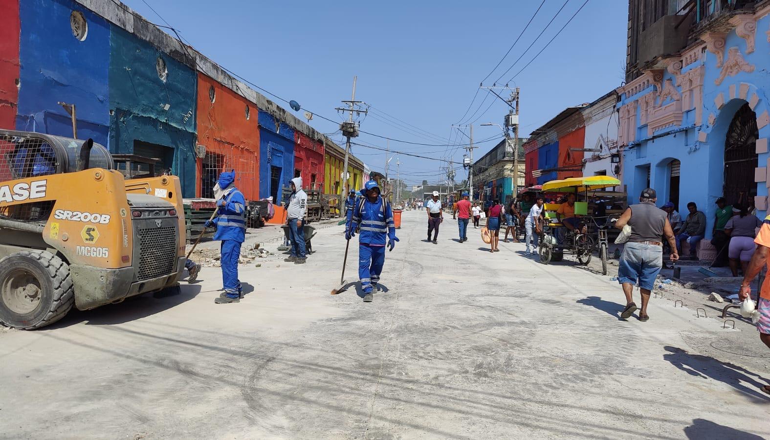 Trabajo de rehabilitación vial para mejorar los accesos al mercado de Barranquillia