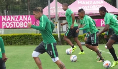 Dayro Moreno se mide a pulso con Yimmi Chará por ser el goleador del campeonato.
