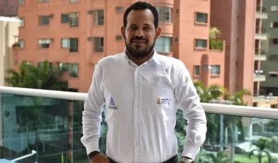 Nicolás Sánchez, profesional de apoyo de las áreas misionales de la ESAP.