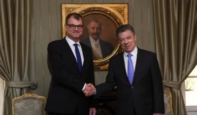 El presidente Santos al lado del primer ministro de Finlandia, Juha Sipilä.