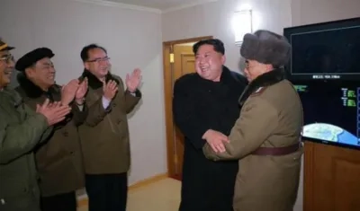 Kim Jong-un sigue con su carrera armamentística.