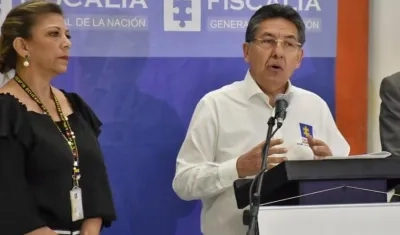 El Fiscal General Néstor Humberto Martínez y la Directora Seccional de Fiscalías Ángela Bedoya.