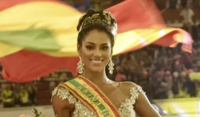 Allison Yulieth Vega Andrade Reina de la Independencia de 2019.
