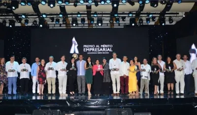 Todos los ganadores del Premio al Mérito Empresarial, otorgado por la Universidad Simón Bolívar.