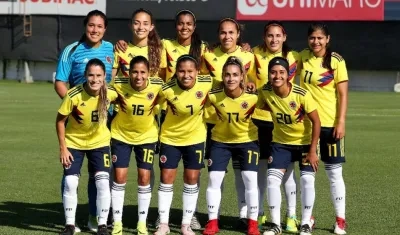 Selección Colombia femenina, con su capitana Daniela Montoya. 