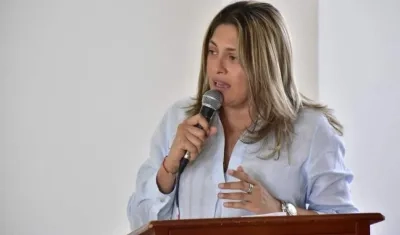 La secretaria de Salud, Alma Solano. 