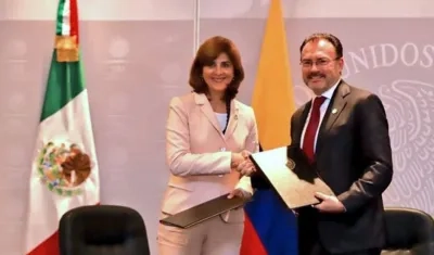 La canciller María Ángela Holguín y el secretario de Relaciones Exteriores mexicano, Luis Videgaray.