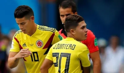James Rodríguez y Juan Fernando Quintero conducirán el mediocampo de Colombia.