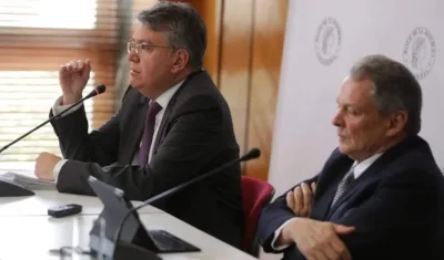 El ministro de Hacienda, Mauricio Cárdenas, y el gerente del Banco Emisor, Juan José Echavarría.