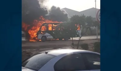 Un bus de la empresa San Carlos se incendió en la Circunvalar.