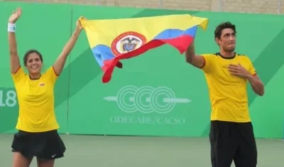 Tenistas María Paulina Pérez y  Eduardo Struvay ganaron la medalla de oro en dobles mixtos.