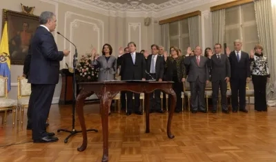 Los Ministros tomando posesión ante el Presidente Iván Duque.
