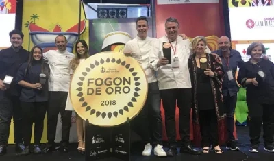 Finalistas del premio Fogón de Oro en la tarima de Sabor Barranquilla.