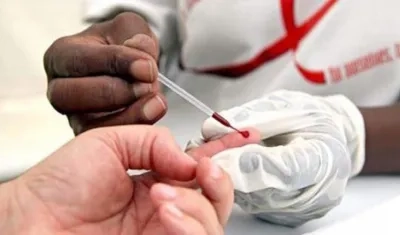  República Dominicana tiene pendiente poner fin a la transmisión materno infantil del VIH, que afecta al 4 % de las mujeres embarazadas seropositivas.