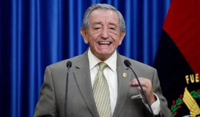 El Ministro de Defensa ecuatoriano, el general retirado Oswaldo Jarrín. 