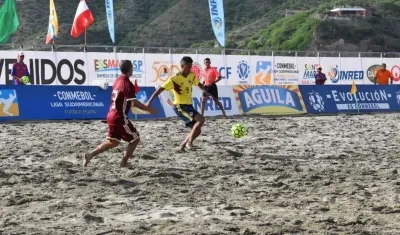 El fútbol playa se tomará el Malecón del Río Magdalena. 